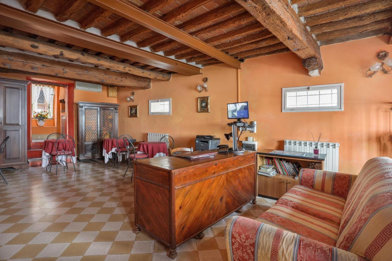 לוקה Antica Residenza Santa Chiara -City Center מראה חיצוני תמונה