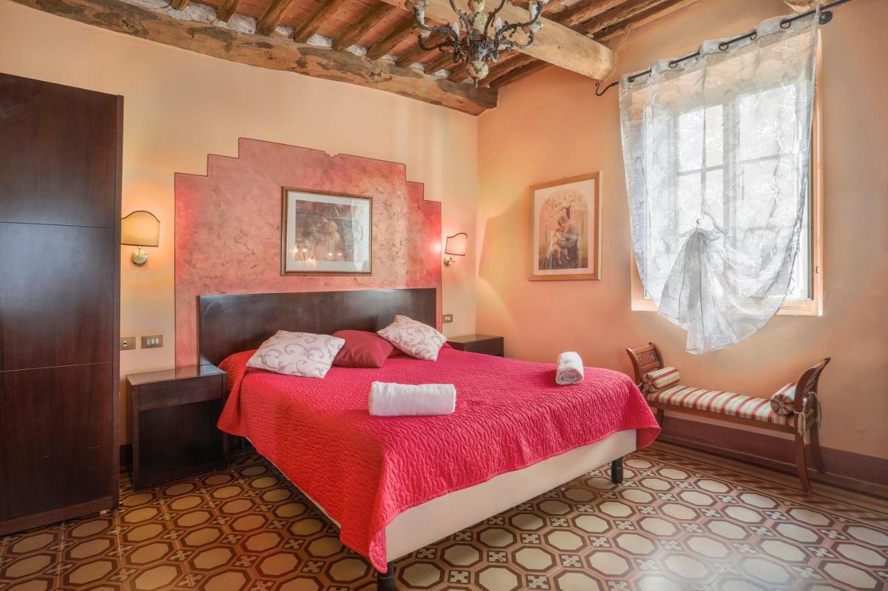 לוקה Antica Residenza Santa Chiara -City Center מראה חיצוני תמונה