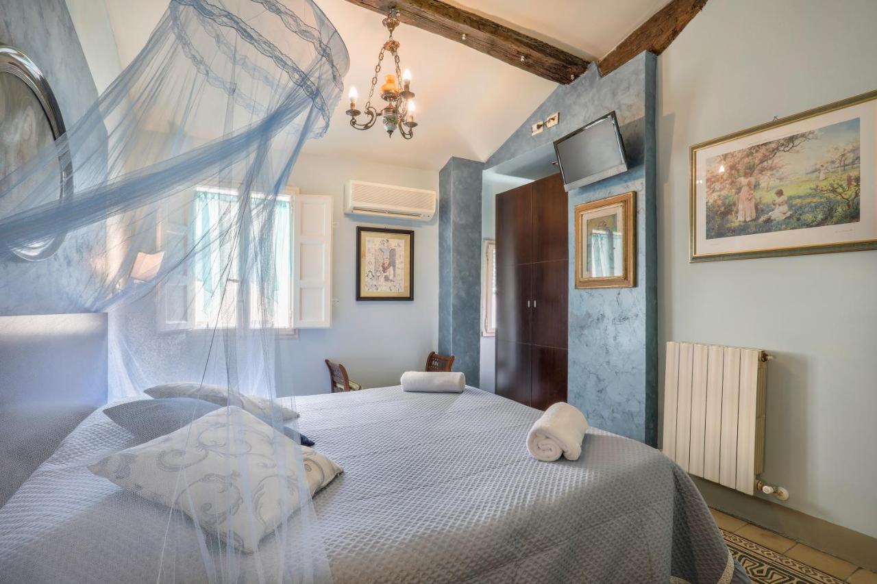 לוקה Antica Residenza Santa Chiara -City Center מראה חיצוני תמונה
