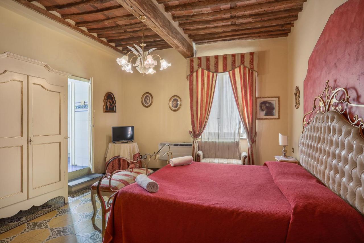 לוקה Antica Residenza Santa Chiara -City Center מראה חיצוני תמונה