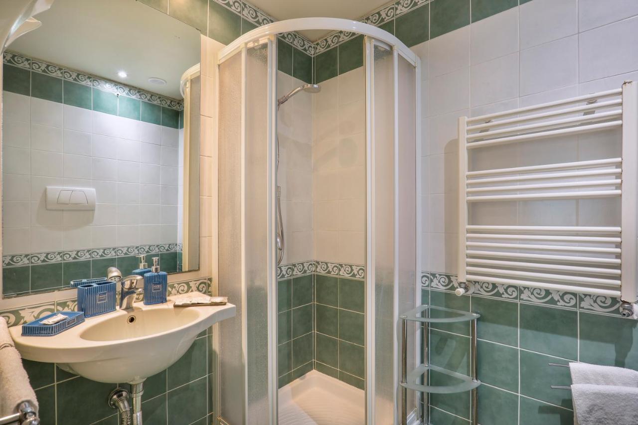 לוקה Antica Residenza Santa Chiara -City Center מראה חיצוני תמונה