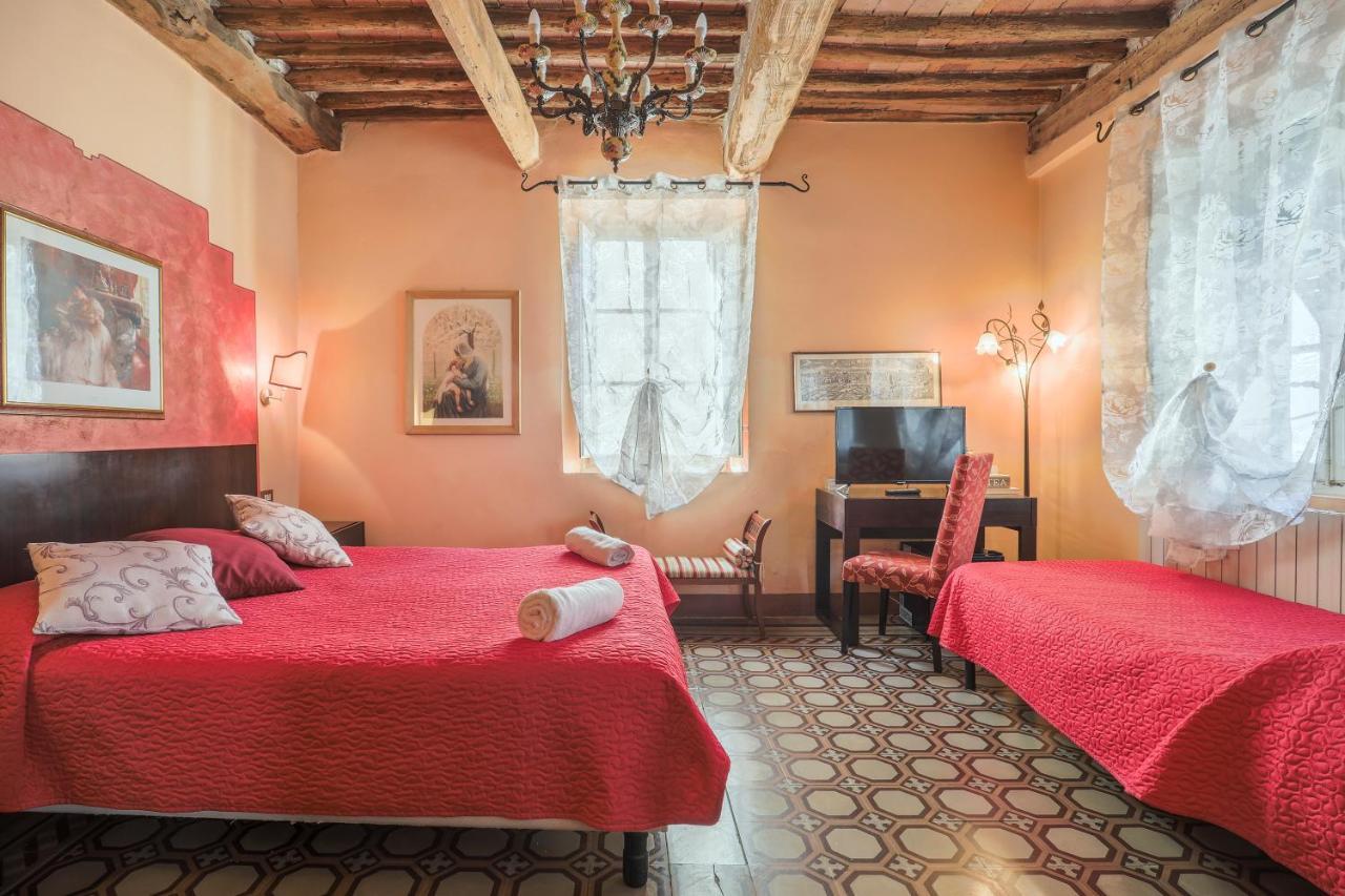 לוקה Antica Residenza Santa Chiara -City Center מראה חיצוני תמונה
