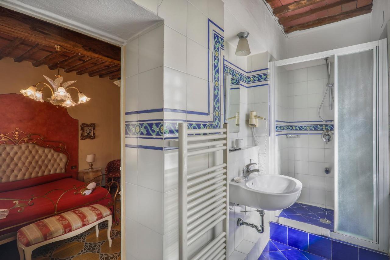 לוקה Antica Residenza Santa Chiara -City Center מראה חיצוני תמונה