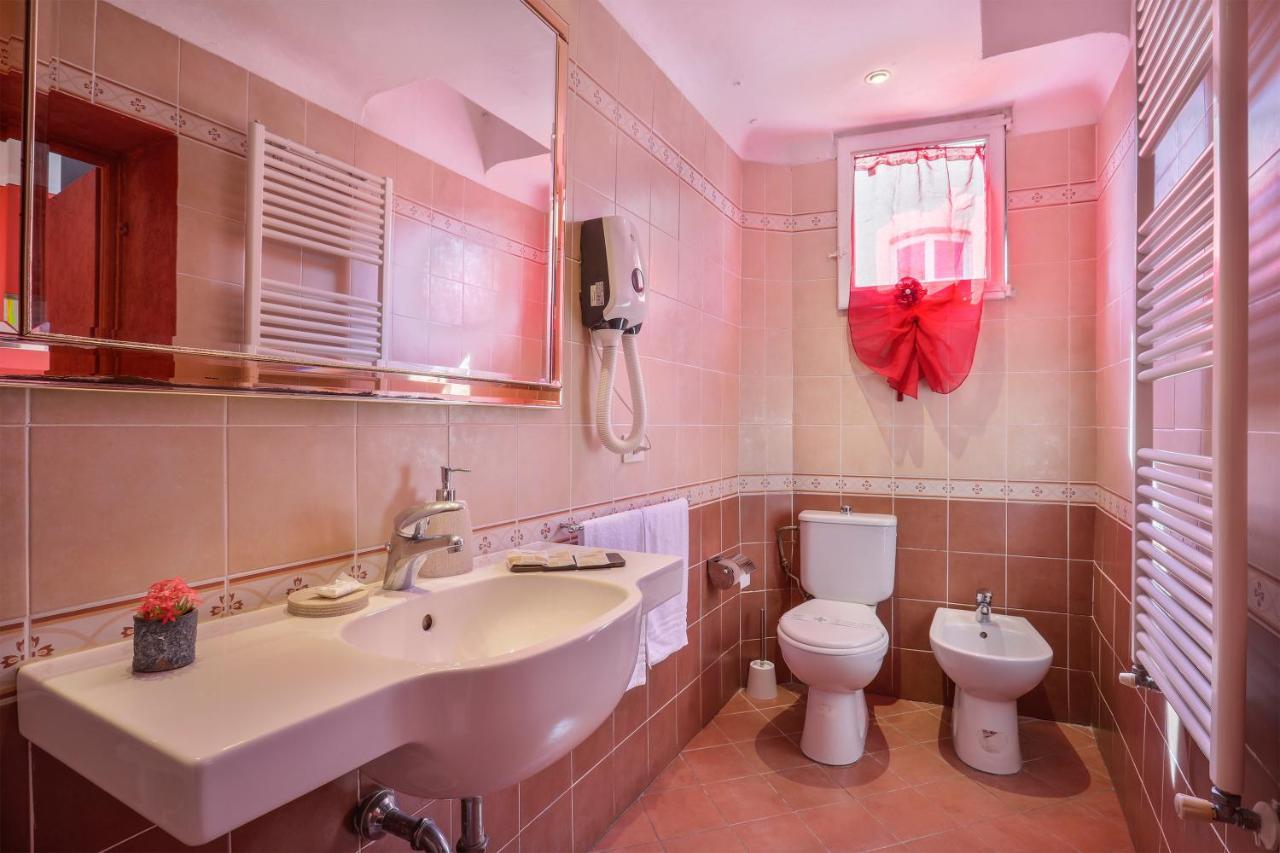 לוקה Antica Residenza Santa Chiara -City Center מראה חיצוני תמונה