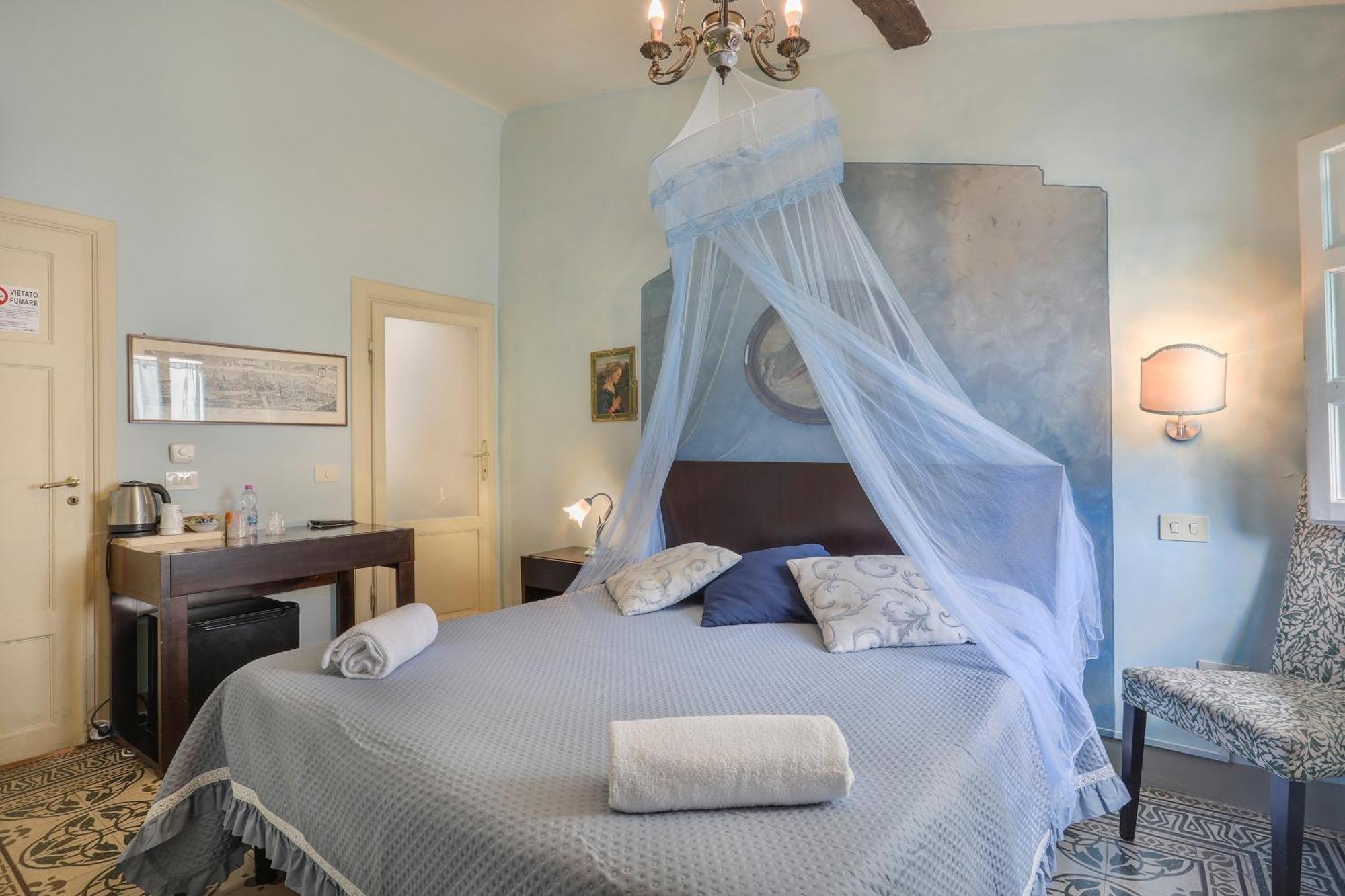 לוקה Antica Residenza Santa Chiara -City Center מראה חיצוני תמונה
