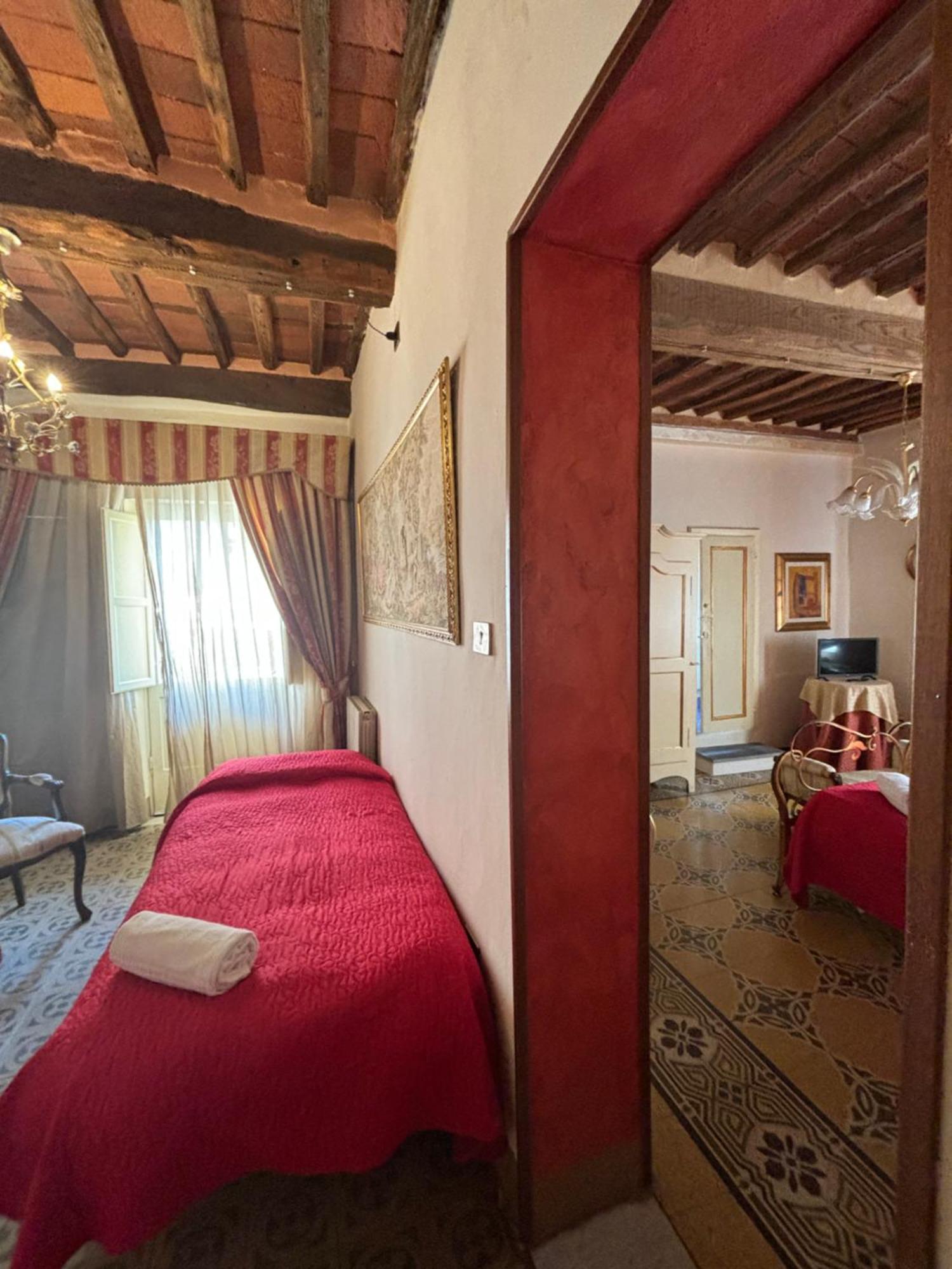 לוקה Antica Residenza Santa Chiara -City Center מראה חיצוני תמונה