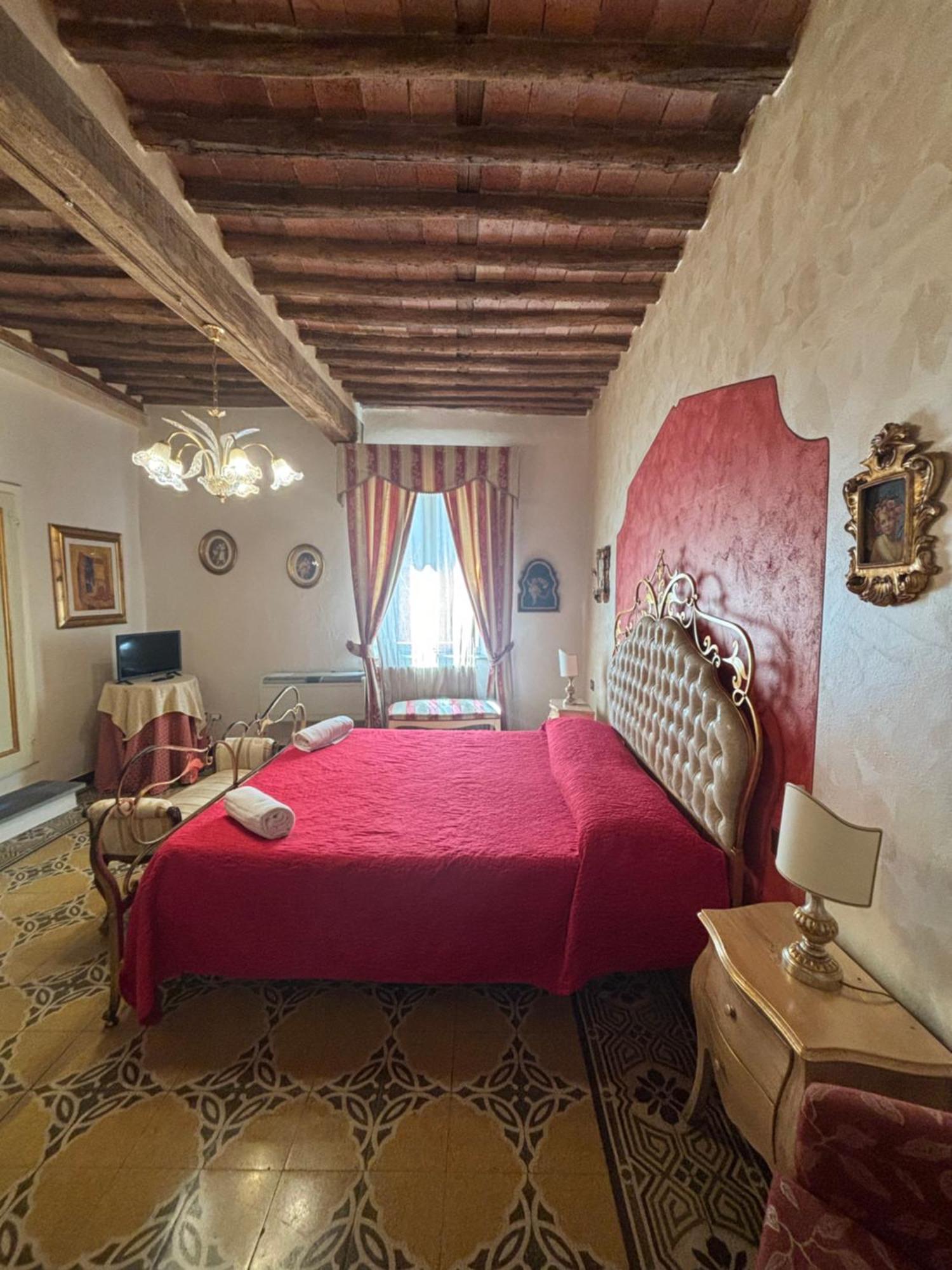 לוקה Antica Residenza Santa Chiara -City Center מראה חיצוני תמונה