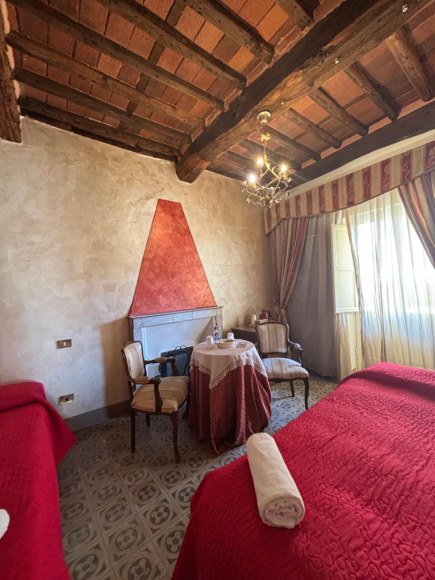 לוקה Antica Residenza Santa Chiara -City Center מראה חיצוני תמונה