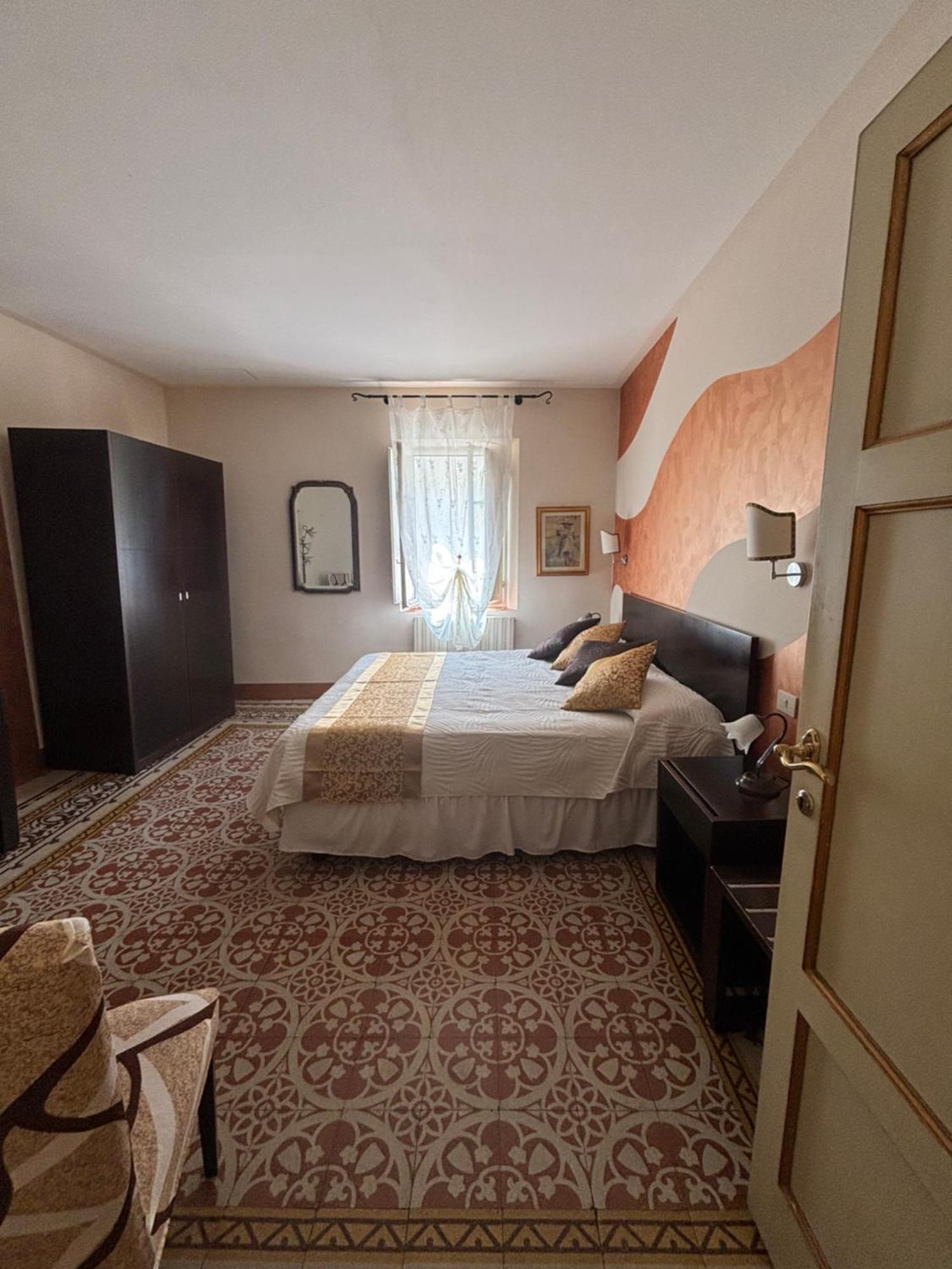 לוקה Antica Residenza Santa Chiara -City Center מראה חיצוני תמונה