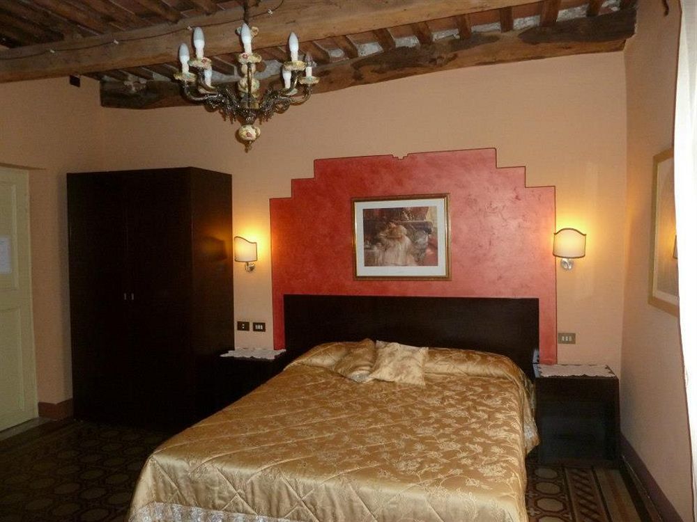 לוקה Antica Residenza Santa Chiara -City Center מראה חיצוני תמונה